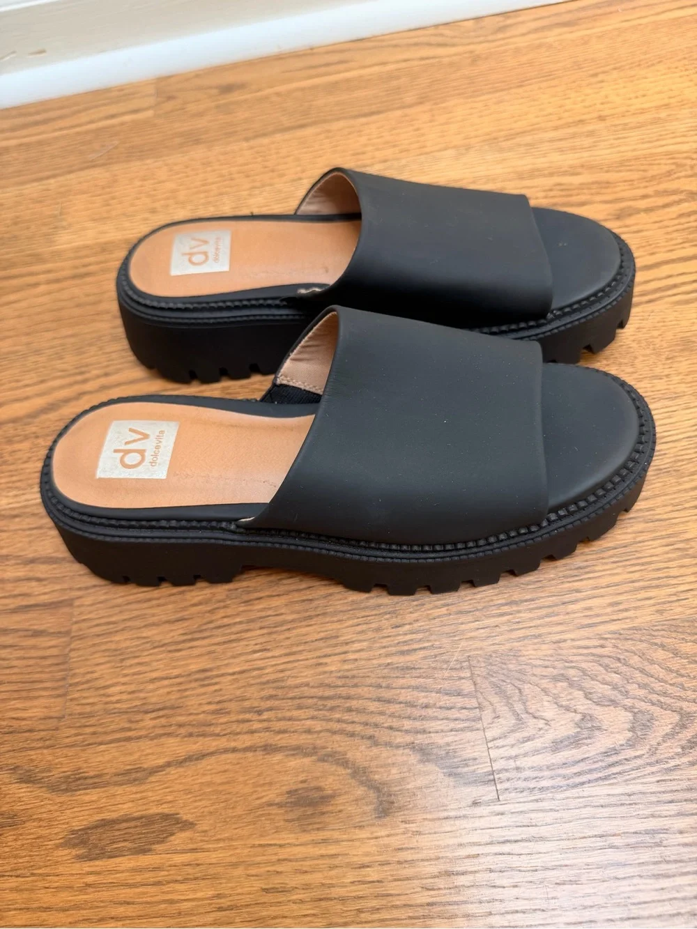 dv by Dolce Vita Black Platform Slide Sandals size 8